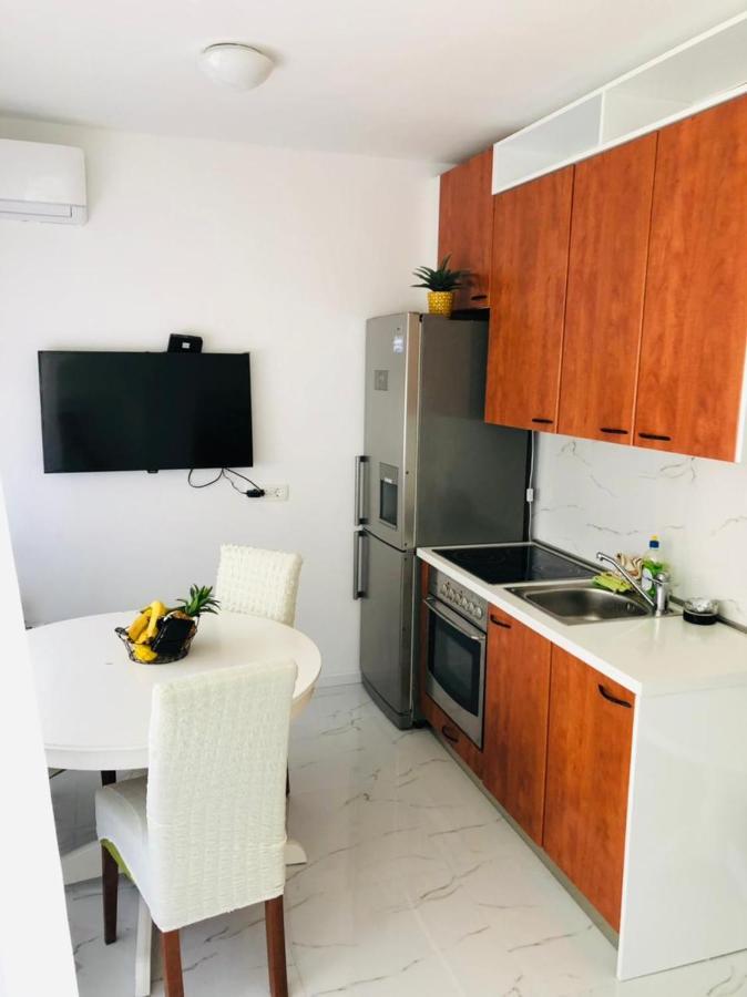 Apartman Lena, Centar *